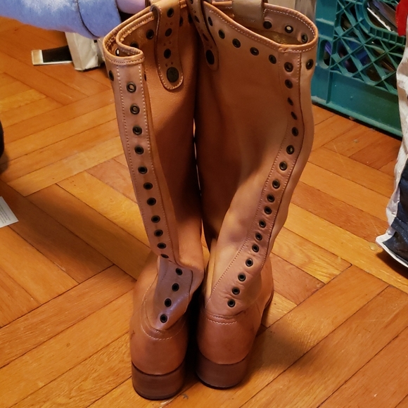 Frye pull on boots - Picture 3 of 6